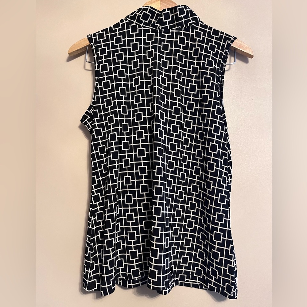 “ By Design” textured, sleeveless, size small - Picture 3 of 11